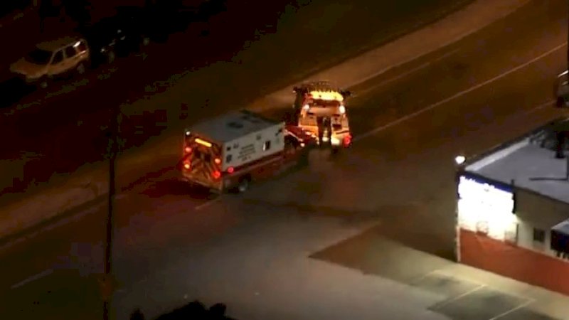 Drama 90 Menit Pengejaran Pria yang Hanya Kenakan Celana Boxer Bawa Lari Mobil Ambulans