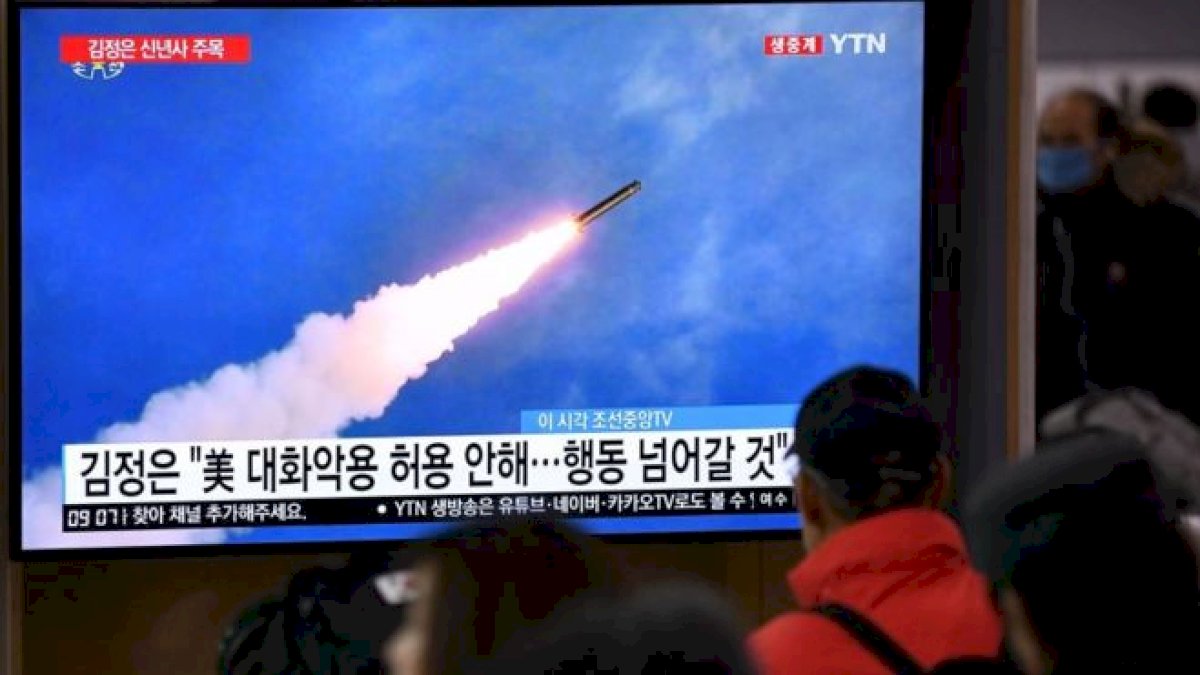 Korea Utara Menembakkan Dua Proyektil ke Laut Timur