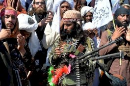 Usai Telponan Dengan Trump, Taliban Tewaskan 20 Tentara dan Polisi Afghanistan