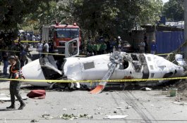 Helikopternya Jatuh saat Kunjungi Lokasi Sweeping, Kepala Polisi Filipina Malah Acungkan Jempol