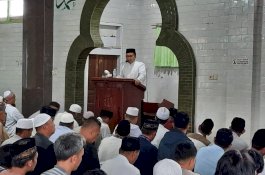 Salat Jumat Berjamaah, Danny: Kekuatan Doa Mampu Jaga Kita dari Bencana