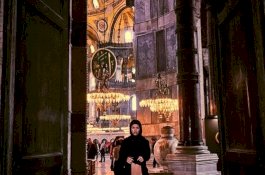 Foto Pamer Kelamin di Turki, Model Cantik Terancam Penjara