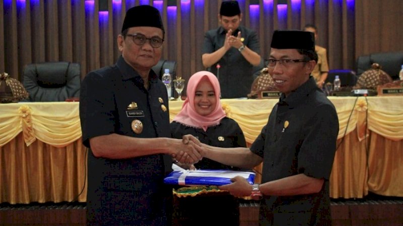 Bupati Barru, Suardi Saleh di DPRD, Jumat (6/3/2020).