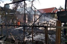 Gudang Pembuatan Kasur Kapuk di Wajo Terbakar