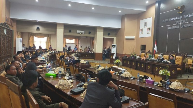 Suasana rapat paripurna DPRD Jeneponto, Jumat (6/3/2020).