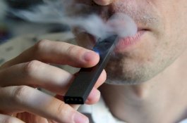 Perokok dan Vapers Disebut Rentan Terkena Virus Corona