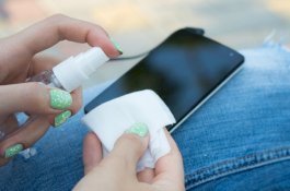 Virus Corona Bisa Hidup di Smartphone, Begina Cara Membersihkannya