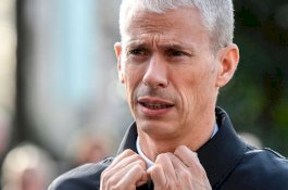 Begini Kronologi Menteri Kebudayaan Prancis Terinfeksi Virus Corona