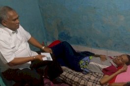 Dibesuk Ketua Umum KONI Sulsel, Legenda PSM Malawing Terharu