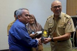 Dinas Perpustakaan Makassar Terima 18 Judul Buku dari Penulis