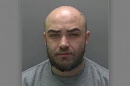 Korban Pemerkosaan Melompat dari Lantai 2 untuk Meyelamatkan Diri