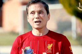 Kakek Ini Jalani Debut Profesional di Usia 75 Tahun, Cetak Gol Pula