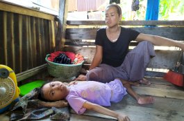 Gadis 8 Tahun di Barru Menderita Lumpuh, Tak Punya Biaya untuk Berobat