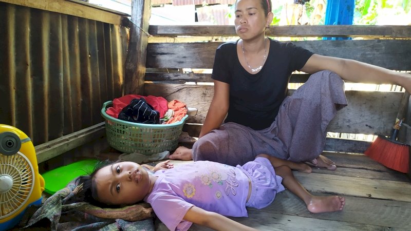 Gadis 8 Tahun di Barru Menderita Lumpuh, Tak Punya Biaya untuk Berobat