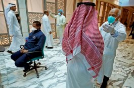 Kuwait Batalkan Salat Jumat, Lafaz Hayya Alashsholah Diganti Ashsholatu Fii Buyutikum