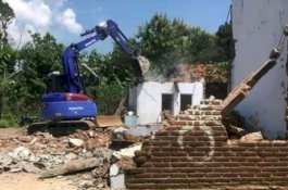 Suami Main Serong, Istri Robohkan Rumah Hasil Banting Tulang di Luar Negeri