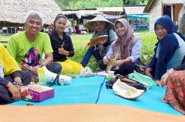 Hari Perempuan Internasional Ditutup Kunjungan ke Objek Wisata Air Panas Pincara