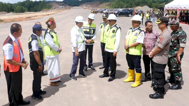 Menteri Perhubungan Budi Karya Sumadi saat berkunjung ke Toraja akhir Februari 2020.