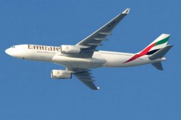 Seorang Pria Meninggal di Pesawat, Mayatnya Akan Dites COVID-19