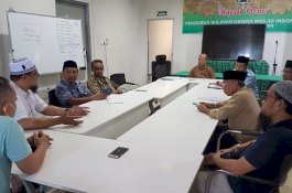 Minta Masjid Disemprot Disinfektan Setiap Usai Salat Berjemaah, Ini 11 Imbauan DMI Sulsel