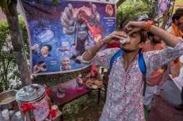 Warga India Ramai-ramai Minum Urin Sapi, Dipercaya Tangkal Virus Corona