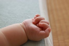 Bayi Baru Lahir di Inggris Positif Virus Corona