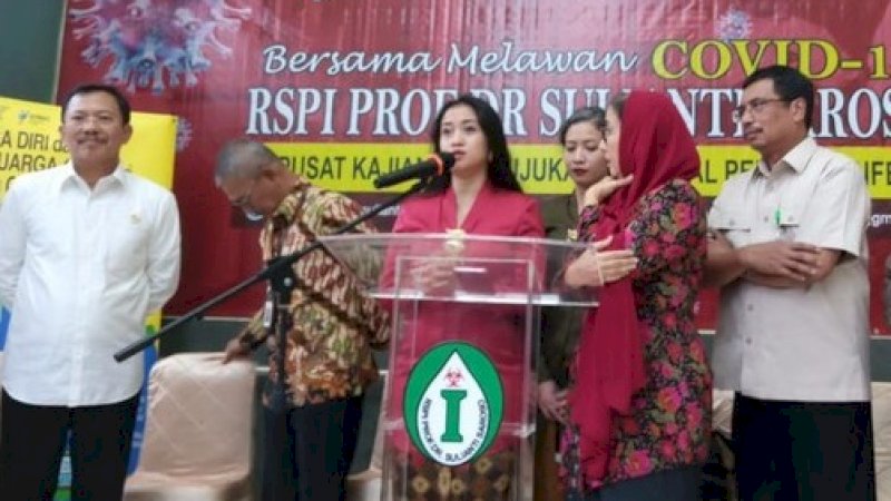 Tiga pasien pertama virus corona yang telah dinyatakan sembuh.