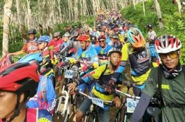 2.300 Peserta Ikut Gowes Hutan Karet, Mampu Dongkrak Perekonomian Warga
