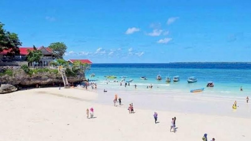Suasana kawasan Pantai Bira di Bulukumba.