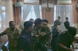Usai Banting Gelas, Anggota DPRD Jeneponto Akan Mengadu ke Polda-Kejati