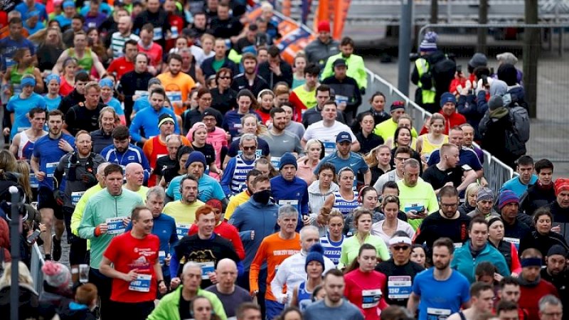 Lari maraton yang digelar di Inggris di tengah wabah virus corona.