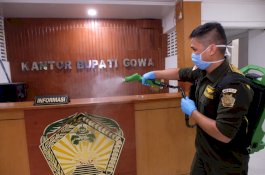 Antisipasi Virus Corona, Pemkab Gowa Semprot Disinfektan di Kantor Bupati