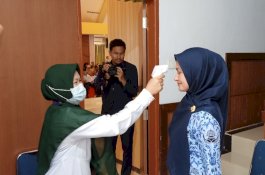 Antisipasi Corona, Bupati dan Pejabat Luwu Utara Ukur Suhu Tubuh