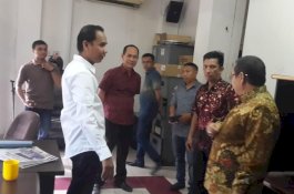 Antisipasi Penyebaran Virus Corona, DPRD Makassar Pasang Hand Sanitizer di Seluruh Ruangan