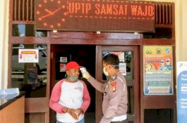 Seluruh Tamu Satlantas Polres Wajo Jalani Tes Covid-19, Termasuk Petugas