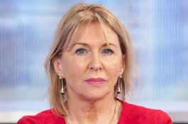 Curhat Wakil Menkes Inggris Tentang Efek Samping Covid-19