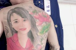 Pria ini Ditato Selama 24 Jam, Hasilnya Wajah Tunangan di Seluruh Punggungnya