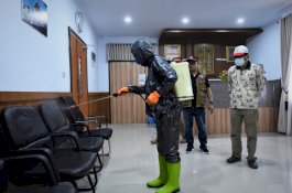 Kantor Pelayanan Publik Hingga Bandara Andi Djemma Disemprot Disinfektan
