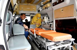 Kado Hari Jadi Takalar, Pemprov Sulsel Sumbang Dua Mobil Damkar dan Ambulans