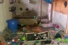 Abaikan Polisi dan Tentara, Massa Obrak Abrik Rumah Pelaku Penganiayaan di Jeneponto