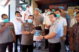 Sempat Disita Polisi, 50 Ribu Masker dan Hand Sanitizer Dihibahkan 