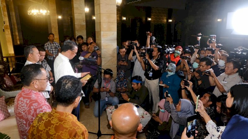 Gubernur Sulsel Nurdin Abdullah saat memberikan keterangan pers tentang Covid-19 beberapa hari lalu. Foto: IST 