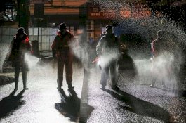 Tawaran Bantuan Obat Ditanggapi Sinis Khamenei, Kasus Covid-19 AS Tertinggi di Dunia Kalahkan China