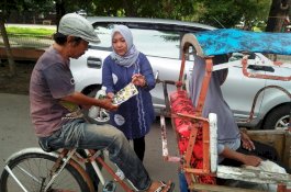 Minta Maaf Tinggalkan Rumah, Forhati Bulukumba Berbagi Pekerja Jalanan