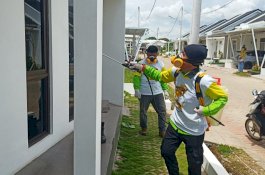 Semprotkan Disinfektan di Beberapa Wilayah, Warga: Kami Berterima Kasih pada Tim Zunnun Peduli