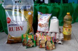 Peduli Dai dan Guru, YPWI Bagikan Ratusan Paket Bahan Pokok di Tengah Wabah Corona