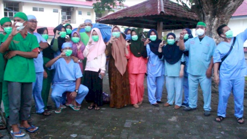 "Masya Allah Mulia Sekali," PDP Asal Polman Puji Tim Medis saat Dipulang dari RSUD Parepare