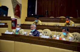 Sepakat Ditunda, Jadwal Baru Pilkada Belum Disetujui