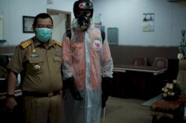 Gedung DPRD Makassar Disemprot Disinfektan