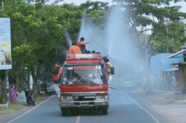 Pemkab Jeneponto Kerja Sama TNI-Polri Semprot Cairan Disinfektan dan Jaga Batas Kota